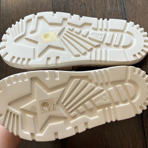 BNWT DIOR Dway slides - Picture 3 of 7